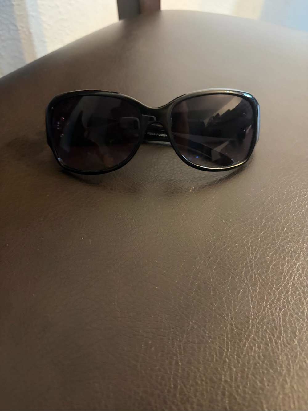 Foster Grant Women's Glossy Black Oversized Sunglasses